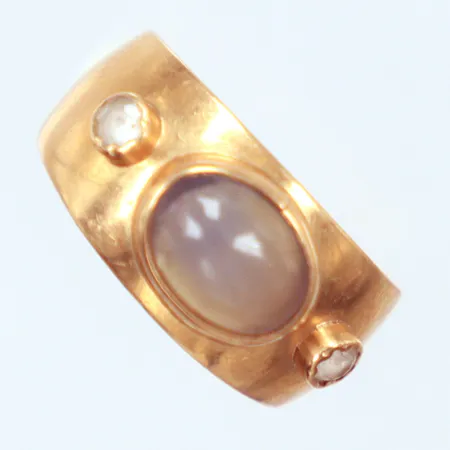 Ring, stenar, Ø15¼, år 1956, Rahlens Guldsmeds Ab, ojämn i skenan, 18K  Vikt: 2 g
