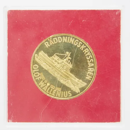 Guldmynt, Räddningskryssaren Olof Wallenius, Sjömynt 2500kr, 75år, 1982, plastetui, 18K Vikt: 20,1 g