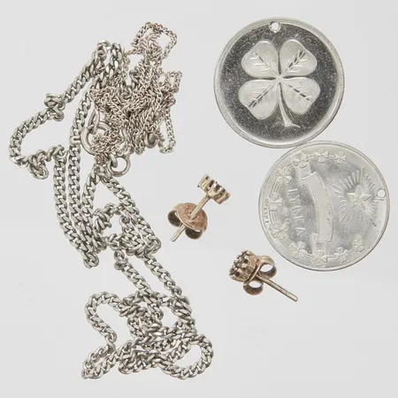 Diverse silver, defekta, 835-925/1000 silver Vikt: 17,8 g