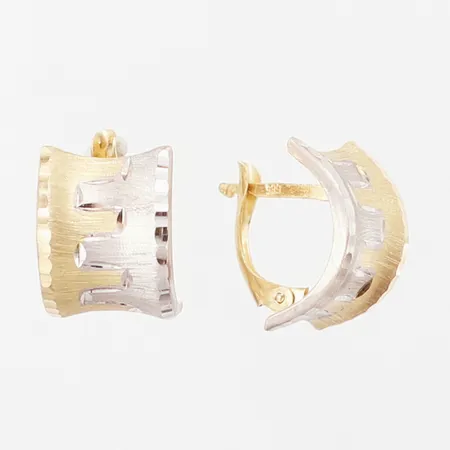Ett par örhängen, gulguld/vitguld, 15mm, bredd: 10mm, glapp i låsen,14K  Vikt: 2,3 g
