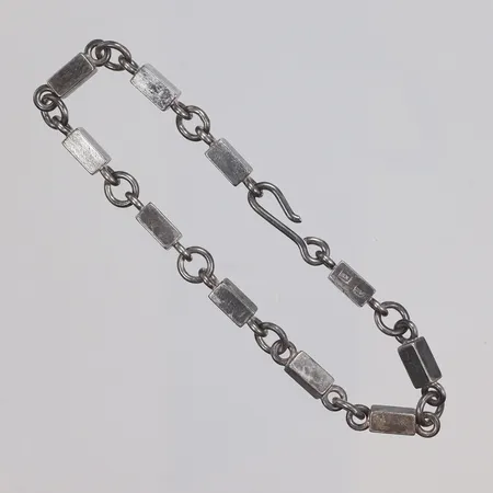 Armband Wiwen Nilsson, stavlänk längd 19,5cm, bredd 5mm, stavarnas mått 8x4mm, Lund år 1972, visst slitage, sterlingsilver 925/1000  Vikt: 18,8 g