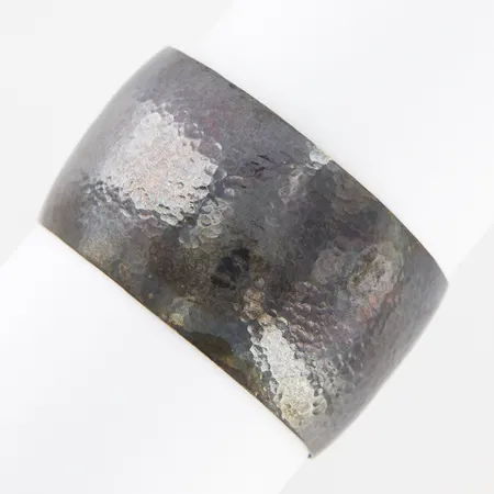 Armring, hammrad, Ø54mm, bredd 33mm, smärra skevheter, silver 925/1000.  Vikt: 29,6 g