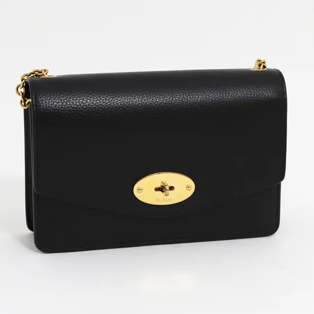 Väska Mulberry, Small Darely Black, 13x19x4,5cm, kedjans längd: ca 56cm, åtta kortfack, ett innerfack med dragkedja, ett ytterfack med dragkedja, kvitto från 2023, dustbag                                                                                                                                                                                                                                                                                                                                                                                                                                                                                                                                                                                                                                                                                                                                                                                                                                                                                                                                                                                                                                                                                                                  
