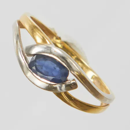 Ring, tvåfärgad, blå sten, stl 16, bredd 1-6,5mm, 18K Vikt: 1,8 g