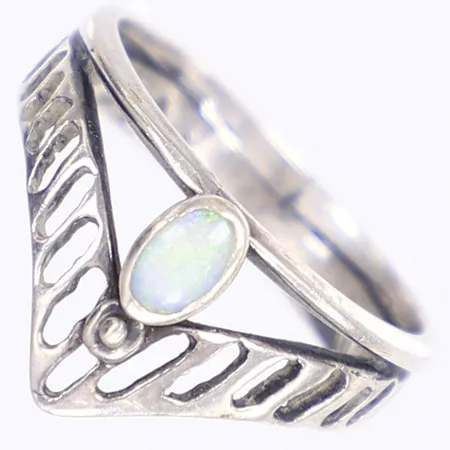 Ring med sten, stl 17¼, bred 4-11mm, silver 925/1000 Vikt: 2,1 g