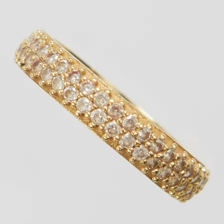 Ring, vita stenar, stl 15¾, bredd 3,5mm, ostämplad, 18K Vikt: 2,4 g