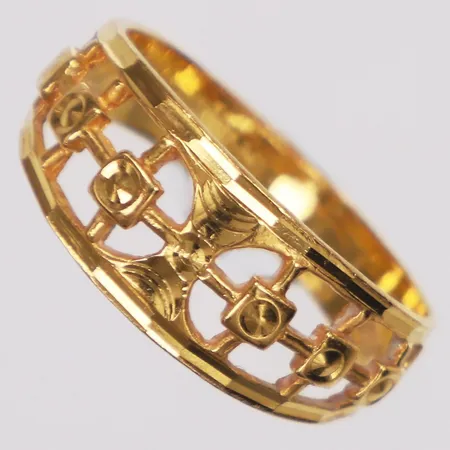 Ring, genombrutet mönster, stl 17¼, bredd 3,8-8mm, 22K  Vikt: 3,6 g