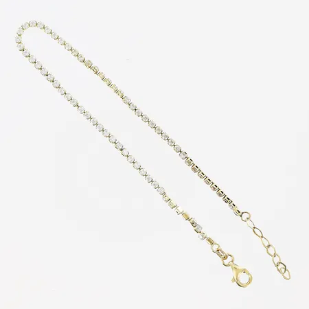 Armband, vita stenar, 17,5-19,5cm, bredd 1,5mm, skevheter/defekter, 14K, bruttovikt 2,6 gram. Vikt: 2,6 g