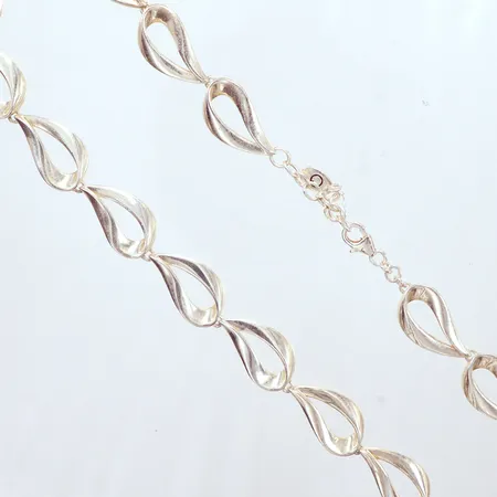 Collier, längd 41cm - 44,5cm, bredd 13,4mm, Guldfynd, silver 925/1000 Vikt: 39,8 g