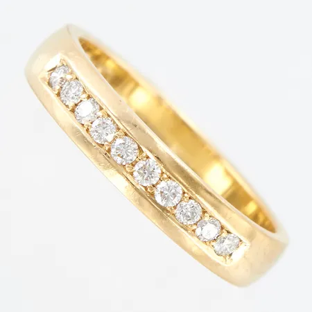 Ring med diamanter 10st 0,20ctv, stl 17½ bredd 4mm, 18K  Vikt: 4,6 g