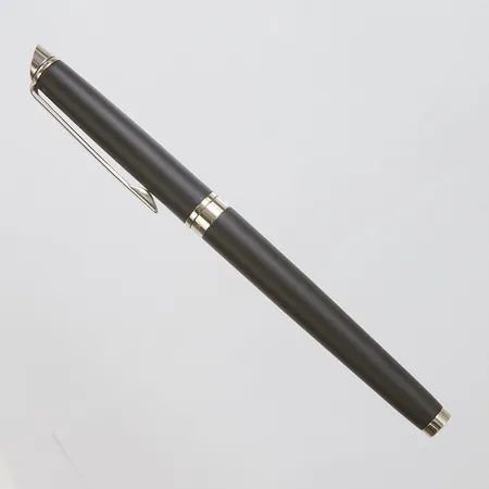 Reservoarpenna Waterman Paris Hemisphere, modellnr: S0920830, manual, reseetui, etui, ytterkartong.  Vikt: 0 g