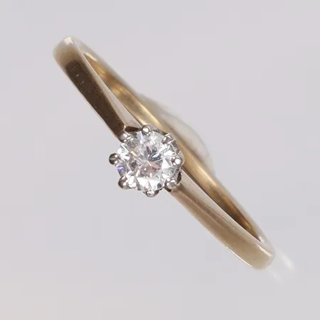 Ring med vit sten stl 18 bredd 1-4mm 14K Vikt: 2 g