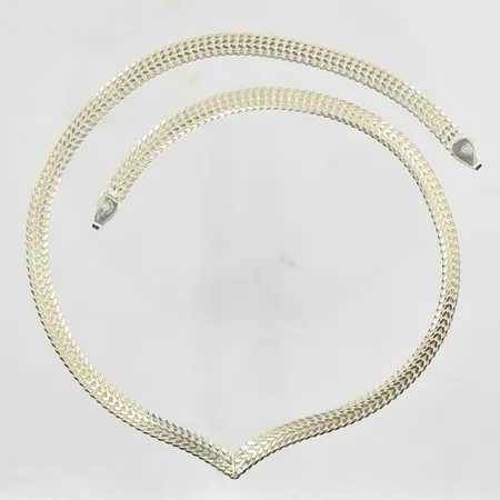 Collier, längd 42 cm, bredd 5 mm, lås saknas, 925/1000 silver. Vikt: 16,7 g