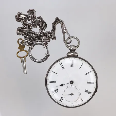 Fickur Robert Roskell Liverpool Ø48mm, "Nyckeldragare", handnumrerad 92603, omkring 1800-talets mitt eller tidigare, defekt (en visare saknas samt urtavla med sprickor), med nyckel samt kedja, boett i silver bruttovikt 96,3g 
