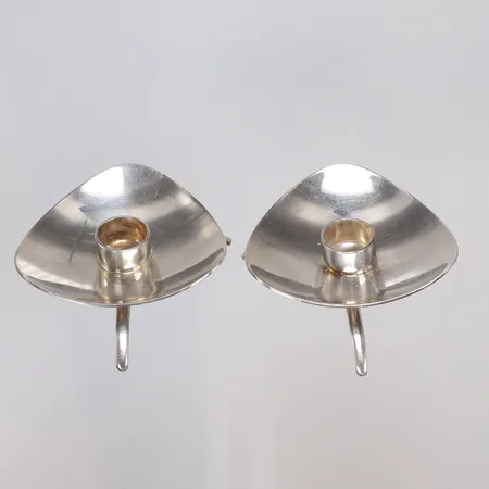 Ett par Ljusstakar på fötter, Carl Cohr Danmark, bredd ca 6cm höjd ca 20mm, liten inristning i botten, silver 925/1000  Vikt: 61,4 g