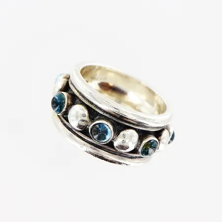 Ring GEO, stl 18, bredd 11mm, blågröna stenar, silver 925/1000. Vikt: 12,2 g