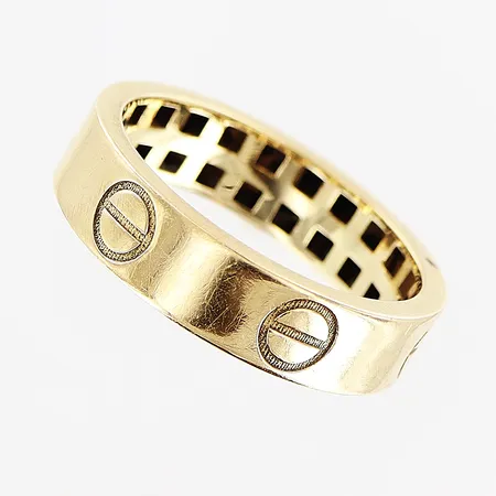 Ring, stl 18½, bredd 5mm, ihålig, smärre bucklor, OBS! Ej märkesdesign. 18K.  Vikt: 2,4 g