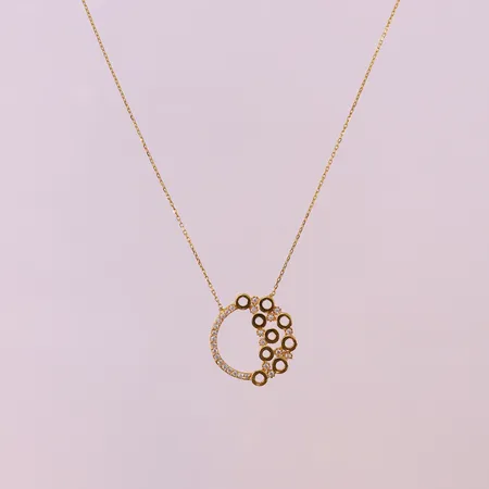 Collier med vita stenar, ca 42,5cm, bredd 0,5-21mm. knut på kedjan. 21K Vikt: 3,3 g