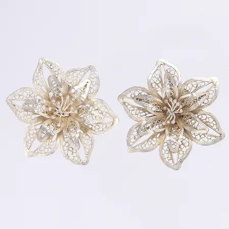 Ett par örhängen, blommor, filigranarbete, Ø30mm, något sneda stift, silver 925/1000 Vikt: 6,1 g