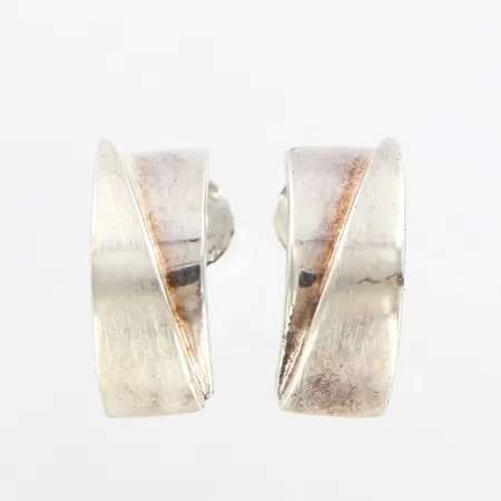 Ett par örhängen, halvcreoler, 15mm, bredd 6mm, silver 925/1000. .  Vikt: 4,1 g