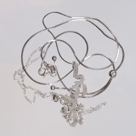 Diverse silver, små defekter 925/1000 Vikt: 6,6 g
