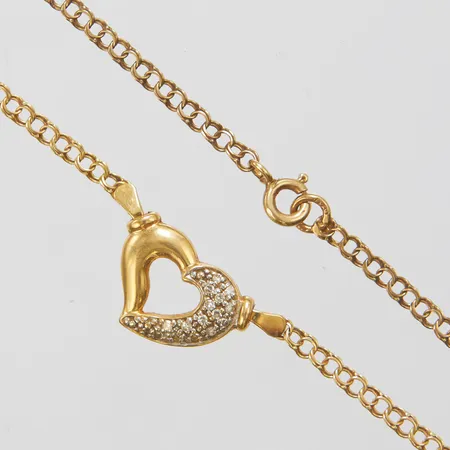 Collier Bismarck, hänge hjärta med åttkantslipade diamanter 15 x ca 0,005-,0,01ct, längd ca 41,5cm, bredd 2,5-11mm, bruksslitage, 18K Vikt: 4,8 g