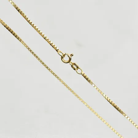 Kedja Venezia, längd 41½ cm, bredd 1 mm, 18K. Vikt: 7,5 g