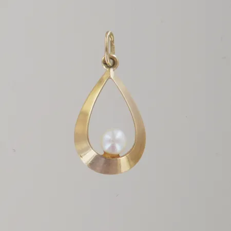 Hänge med pärla, längd 2 cm bredd 1 cm, 18K Vikt: 0,5 g