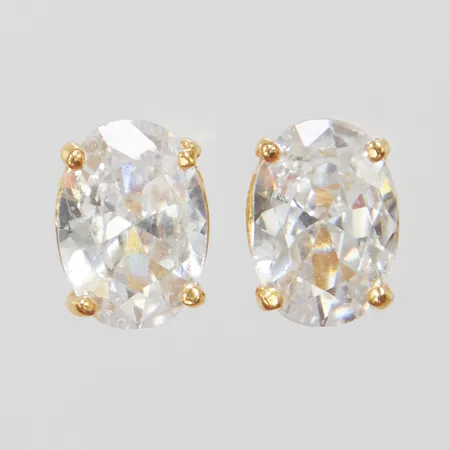 Ett par örhängen, vita stenar, ca 5x7mm, stift, GHA, 18K, bruttovikt: 1,1g Vikt: 0 g