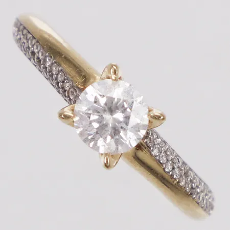 Ring, vita stenar, stl 17, bredd 2-5,6mm, sten saknas, 14K, bruttovikt 2,2g Vikt: 0 g