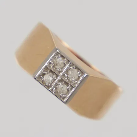 Ring stl 17¾, bredd 4-7,5mm, vita stenar, slitage, 18K Vikt: 3,3 g
