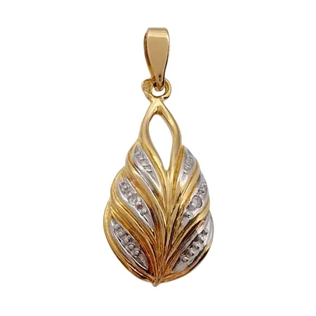 Hänge, 18K guld, Diamanter 2 x 0,003ct, tillverkarstämpel TEKA, svensk kontrollstämpel, längd inkl. ögla 25 mm, bredd 10 mm, fint skick Vikt: 1,8 g