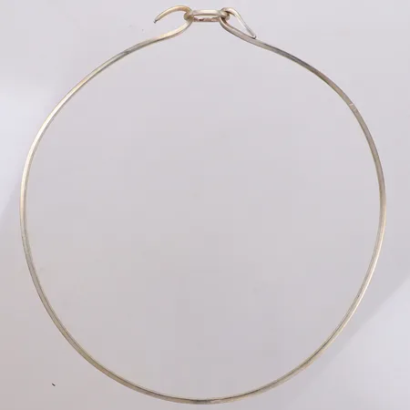 Collier, stelt, Ø13cm, bredd 1,9mm, 925/1000 silver Vikt: 17,7 g