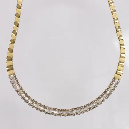 Collier, vita stenar, matterade detaljer, vitguld i lås,18K Vikt: 37,1 g