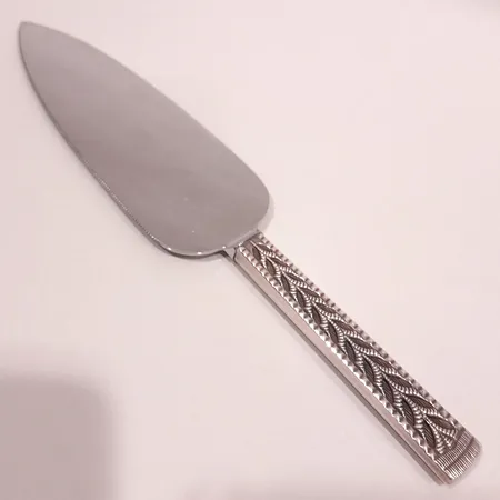 Tårtspade, modell Juvel, längd ca25cm, rostfritt blad, silver 830/1000 Vikt: 118,3 g