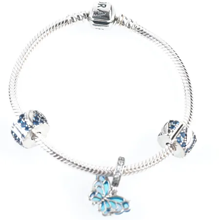 Armband m 3 belocker, silver, Pandora, 17cm, mkt fint skick Vikt: 20,1 g
