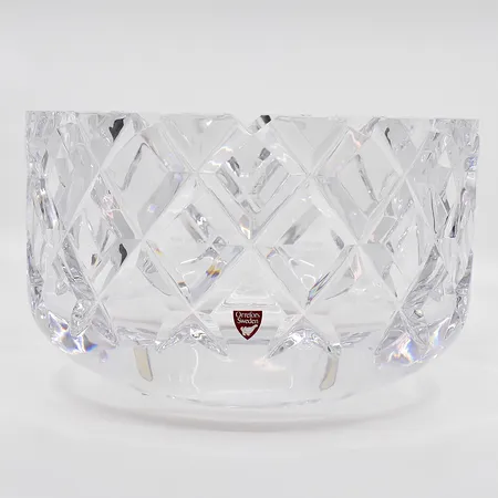Kristallskål Orrefors, Sofiero, formgivare Gunnar Cyrén, ca Ø 24cm, höjd ca 14 cm, graverad För nit och redlighet i rikets tjänst, träschatull medföljer Skickas med postpaket.