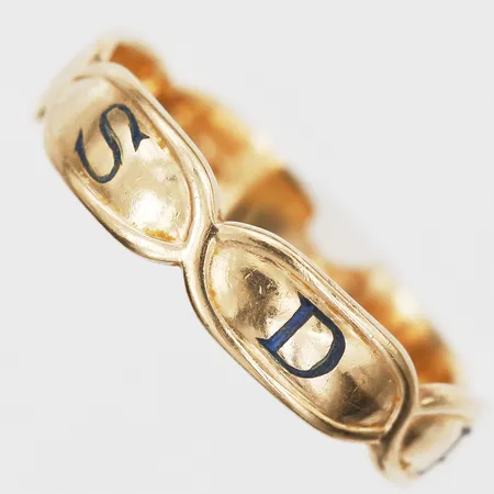 Ordensring, dekor i emalj, stl: 24¼, Hellström & Åhrling AB, Stockholm, personlig gravyr, lätt emaljbortfall, 18K guld. Vikt: 7,7 g