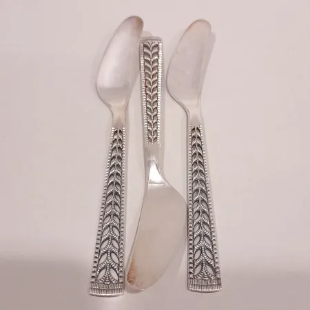 Smörknivar 3st, modell Juvel, längd 15,2cm, silver 830/1000 Vikt: 54,5 g