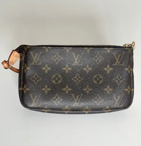 Louis Vuitton Clutch, monogram, CA0056.längd ca 22cm, år 2006