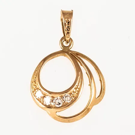 Hänge i 18K guld med fyra åttkantslipade diamanter 2 x ca 0,02ct, 2 x ca 0,01ct. Det är 12,5 mm brett, 19 mm långt inkl. ögla och väger 1,0g. Stämplad ALTON, 18K & kattfot.