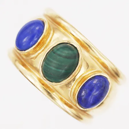 Ring med cabochonsmipad lapis lazuli och malakit, stl: 17, tillverkad av BEH Bengt Hallberg Guldsmeds AB, Köping, år 1997, 18K guld Vikt: 12,2 g