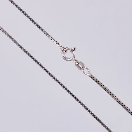 Kedja Venezia, längd ca 44cm, bredd ca 1mm, 925/1000 silver Vikt: 4,6 g