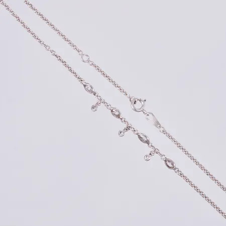 Collier med vita stenar, längd ca 42cm, bredd ca 2-5mm, silver 925/1000 Vikt: 4,9 g