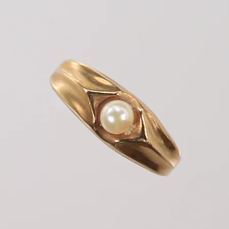 Ring med pärla Ø4mm, stl 18¾, bredd 2-7mm, 8K 1,3g totalt