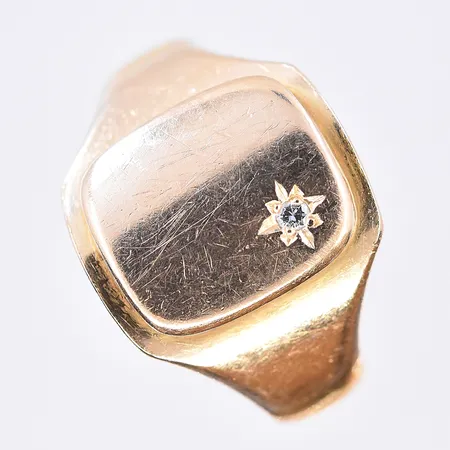Klackring, stl 18¾, bredd 5-15 mm, 18K/23K. Vikt: 9,7 g