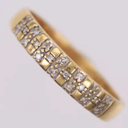 Ring vita stenar, stl 20, bredd: 3,4mm, gravyr, 18K Vikt: 3,9 g