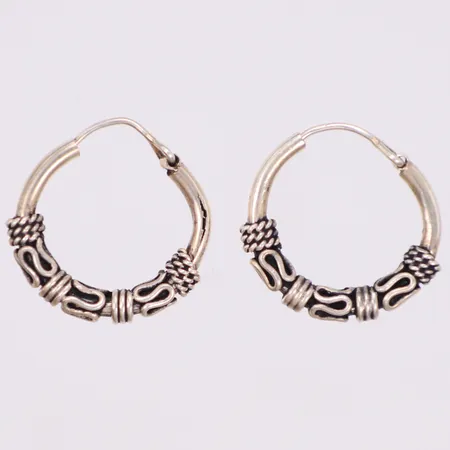 Ett par örhängen, Ø18mm, 830/1000 silver Vikt: 2,4 g