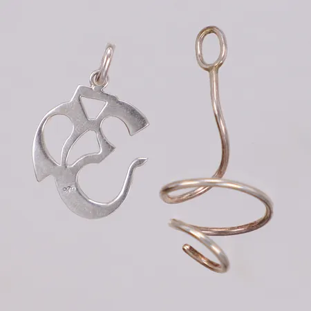 Hänge, längd 30mm, Hänge, längd 40mm, 925/1000 silver Vikt: 3,8 g