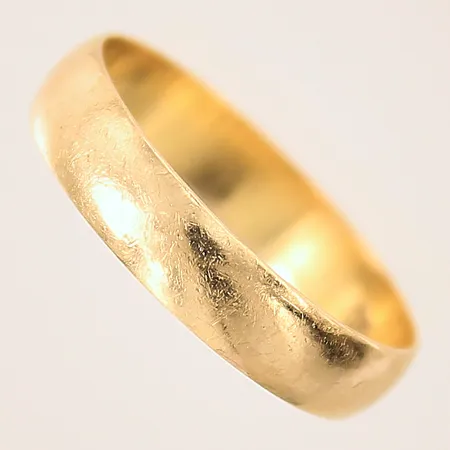 Ring, slät, stl 19, bredd 4,5mm, 21K  Vikt: 3,3 g